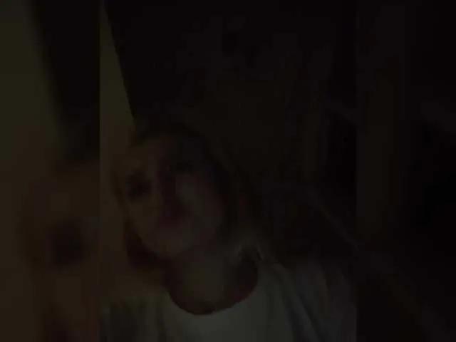 Offline alya555 on BongaCams