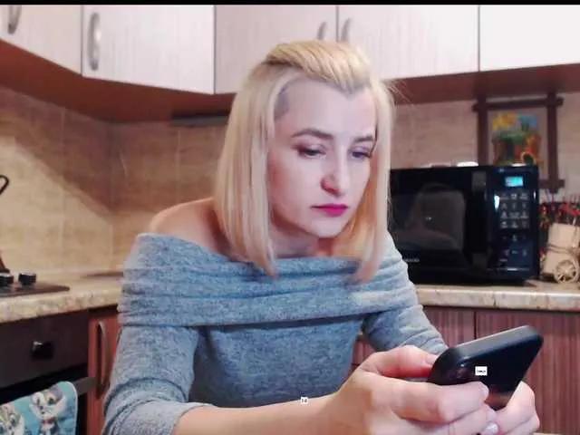 Offline alya555 on BongaCams