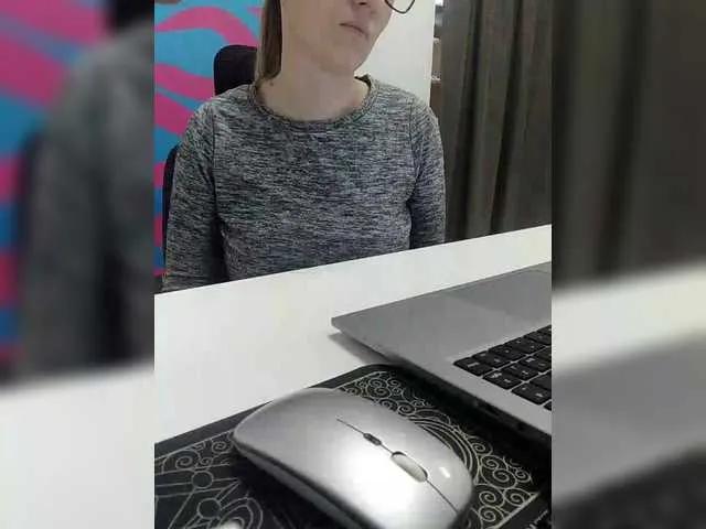 Offline Angelinamik on BongaCams