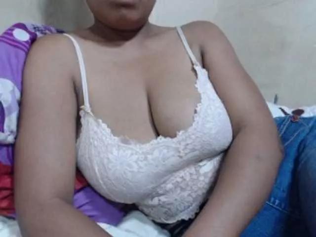 Offline Anialove on BongaCams