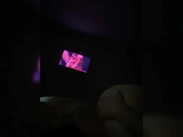 Offline Anon453 on BongaCams