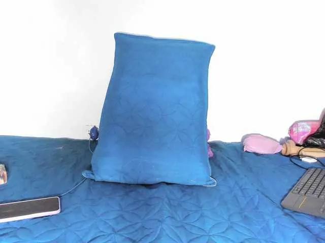 Offline Arantza-Hill on BongaCams