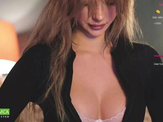 Offline babeholly on BongaCams