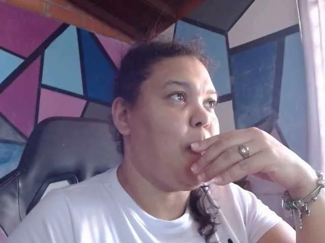 Freechat beautifulchubbyqueen on BongaCams