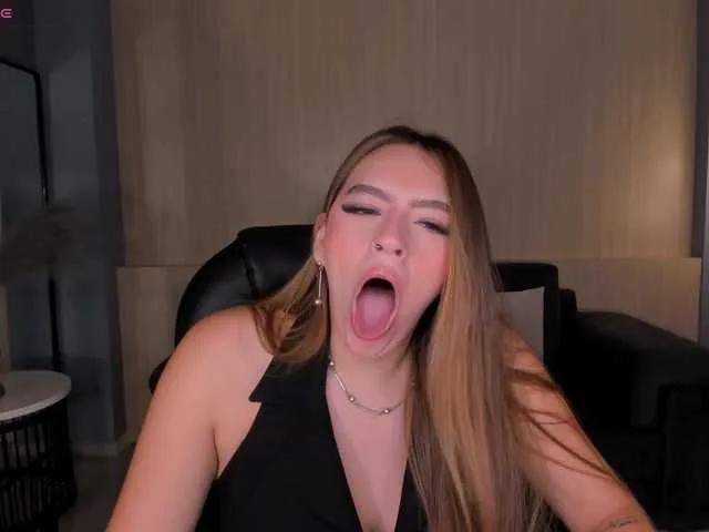 Freechat BellaRose on BongaCams