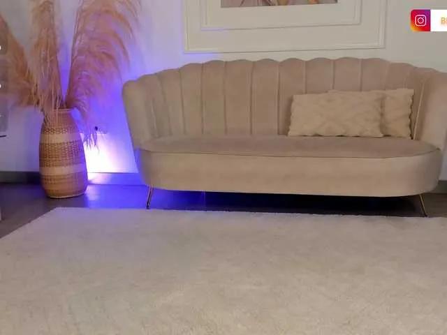 Offline BellaRossi on BongaCams