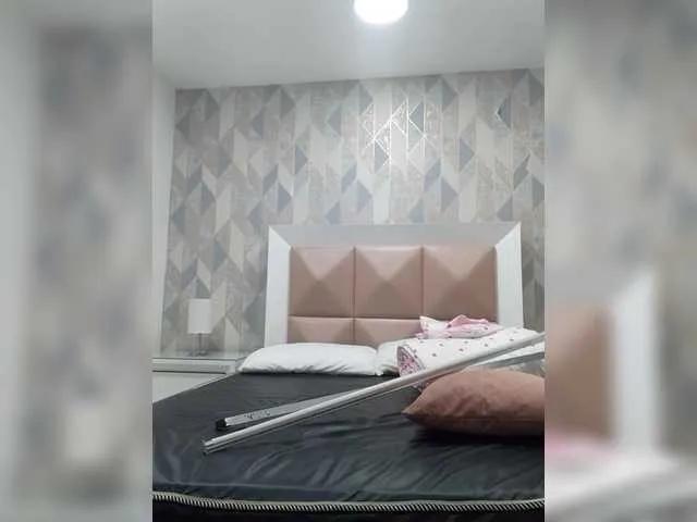 Offline BellaSaint on BongaCams