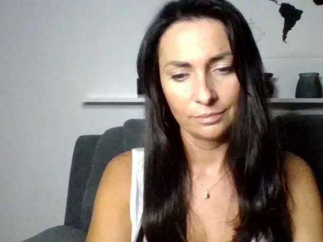 Offline BiancaLux on BongaCams