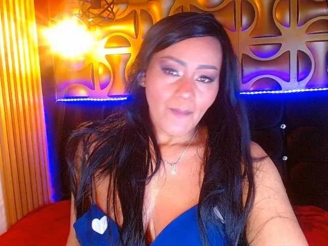 Offline blackambar on BongaCams