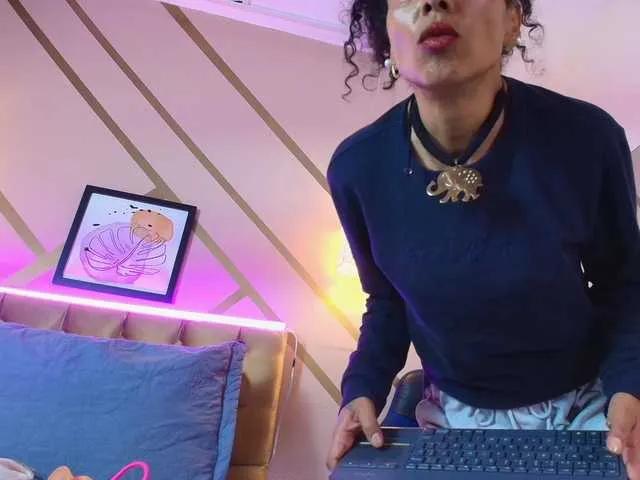 Offline brendaliive on BongaCams