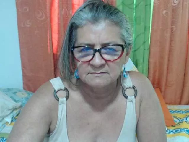 Offline candy-mature on BongaCams