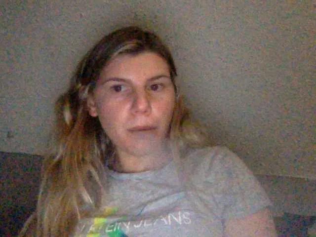 Offline Candycane on BongaCams