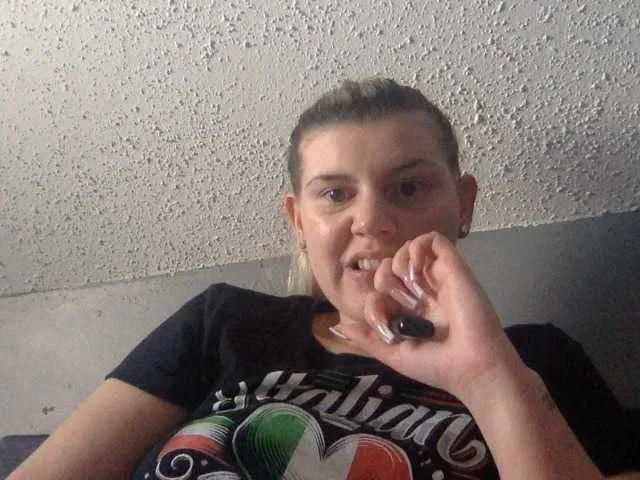 BongaCams Candycane is Freechat Candycane — Squirt, roleplay, anal, femdom