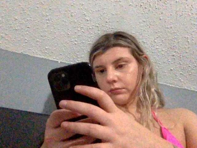 Offline Candycane on BongaCams