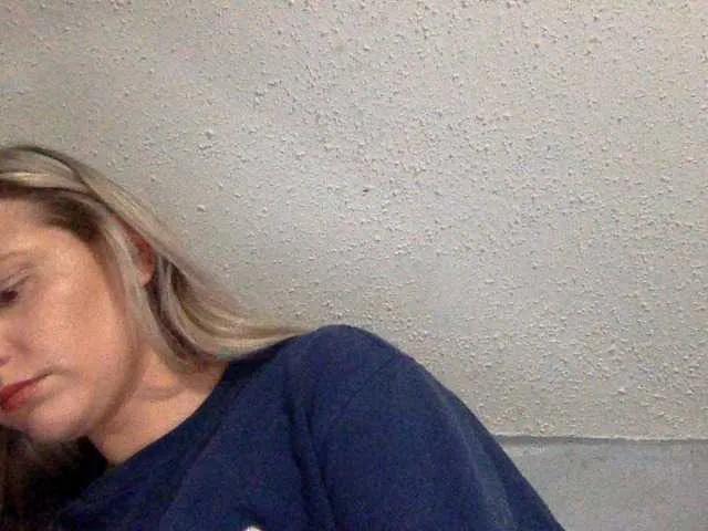 Offline Candycane on BongaCams