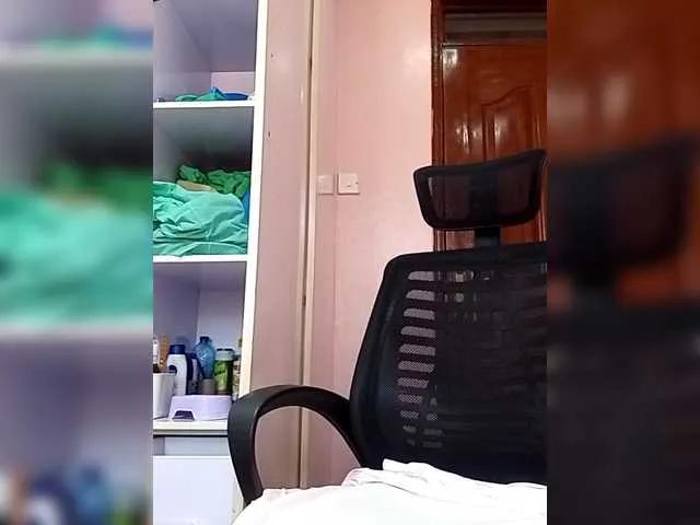 Offline CandyLove on BongaCams