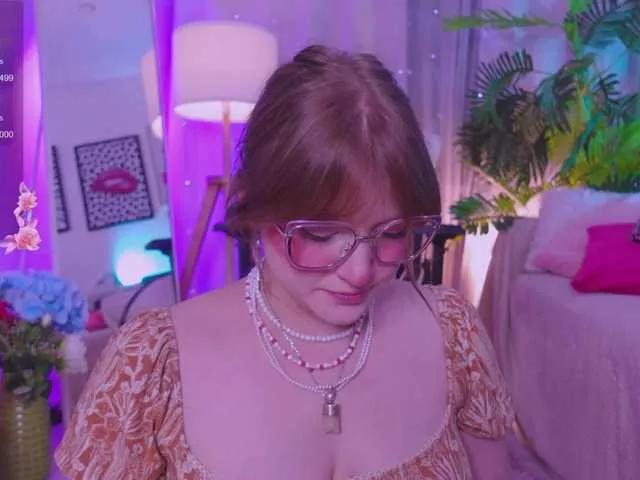 Freechat CrazyWine on BongaCams