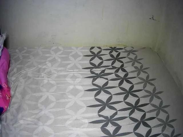 Offline creamy-squirter on BongaCams