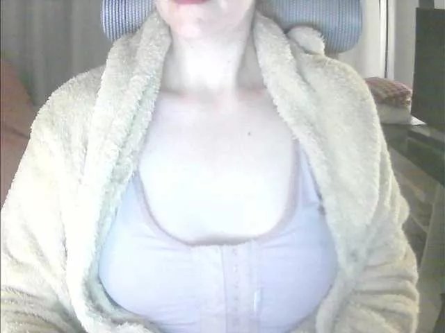 Freechat CreamyWoman on BongaCams