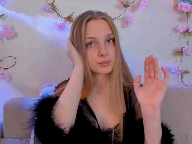 CrimsonAura on BongaCams