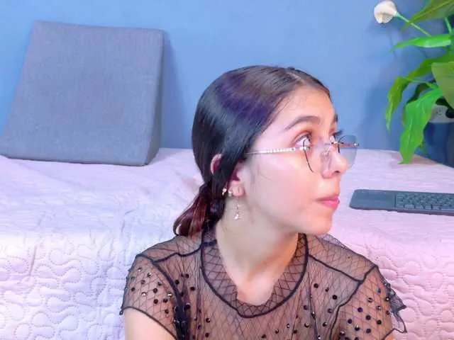 Offline cristal-antoni on BongaCams