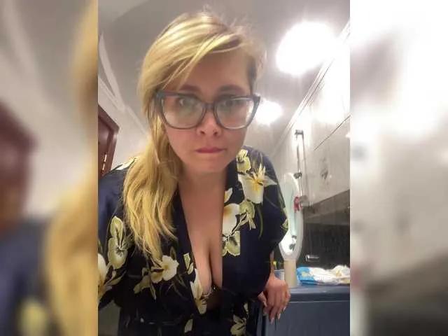 Offline Crystal00Girl on BongaCams