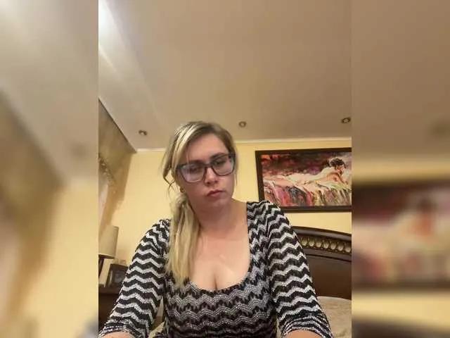 Offline Crystal00Girl on BongaCams