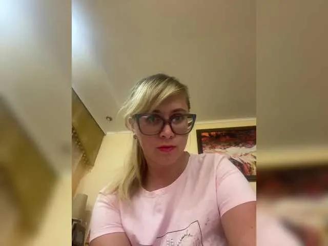 Offline Crystal00Girl on BongaCams