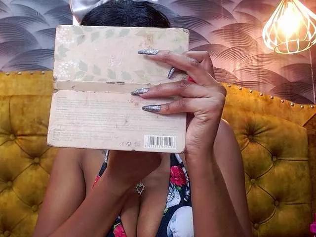 Freechat CrystalBrooke3x on BongaCams