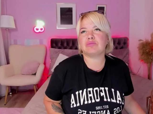 Freechat CurlyDream on BongaCams