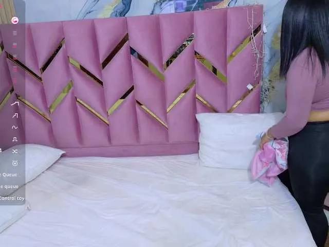 Offline curvybrunnett on BongaCams