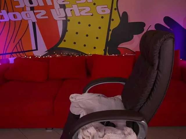 Offline DaenerysDaen on BongaCams