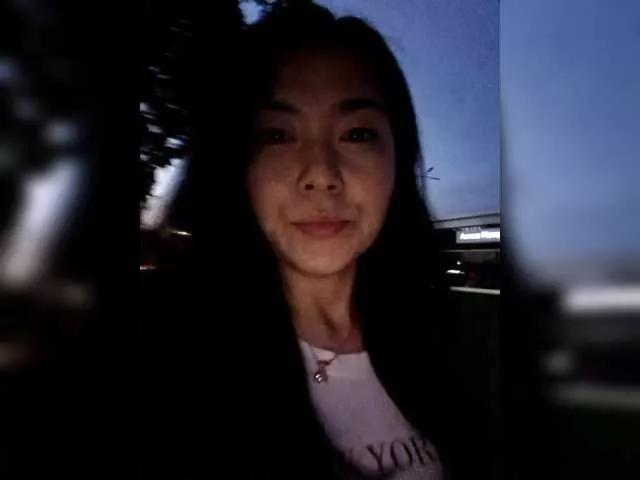 Offline dasha922 on BongaCams