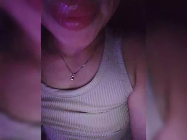 Offline DiVona on BongaCams