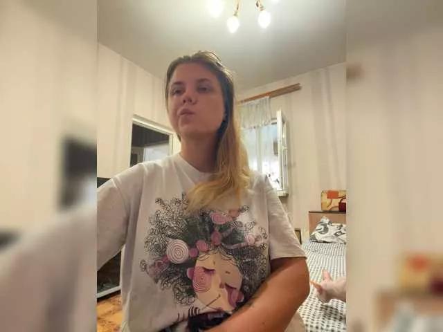 Offline Dollye on BongaCams