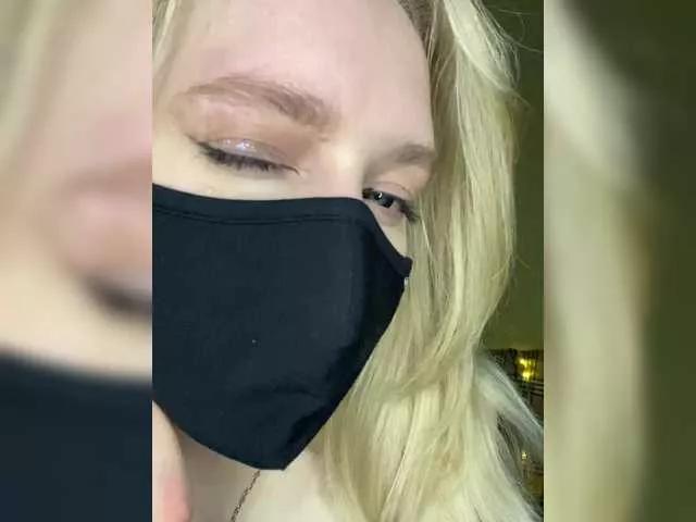 Freechat Donut-red on BongaCams