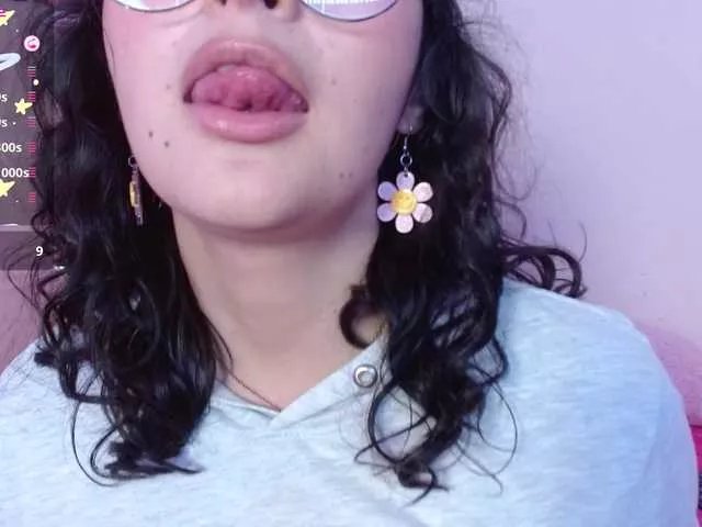 Offline ela-peach on BongaCams