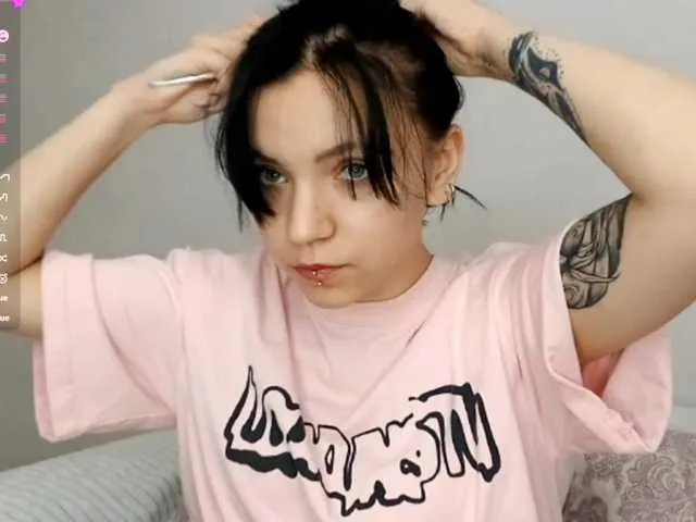 Offline EleanorBaker on BongaCams