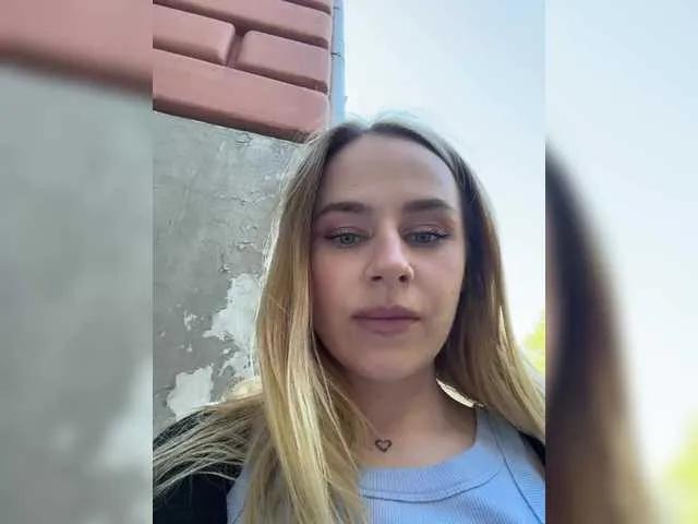 Offline elegantbabe on BongaCams