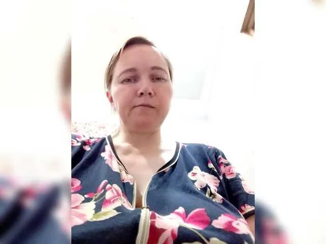 Offline Elena565-1 on BongaCams