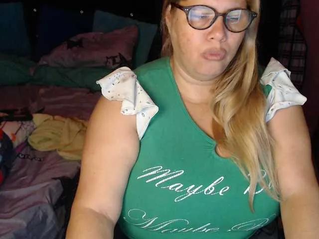 Offline ElizabethTaylor8 on BongaCams