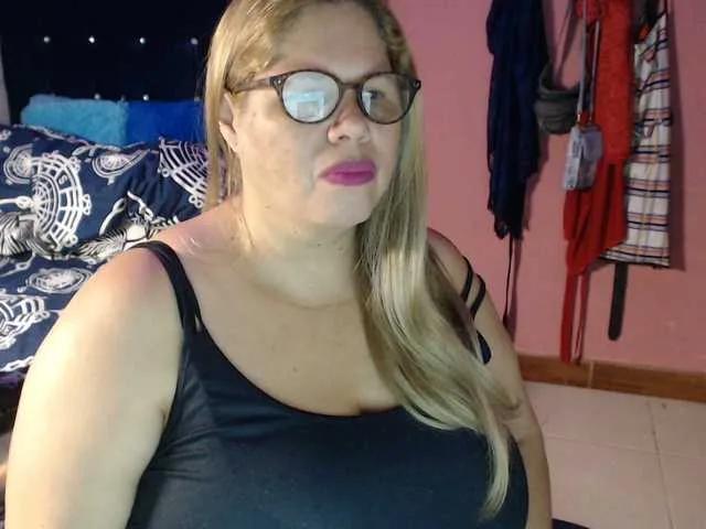 Offline ElizabethTaylor8 on BongaCams