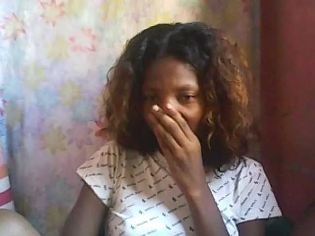 Offline Elizahhh on BongaCams