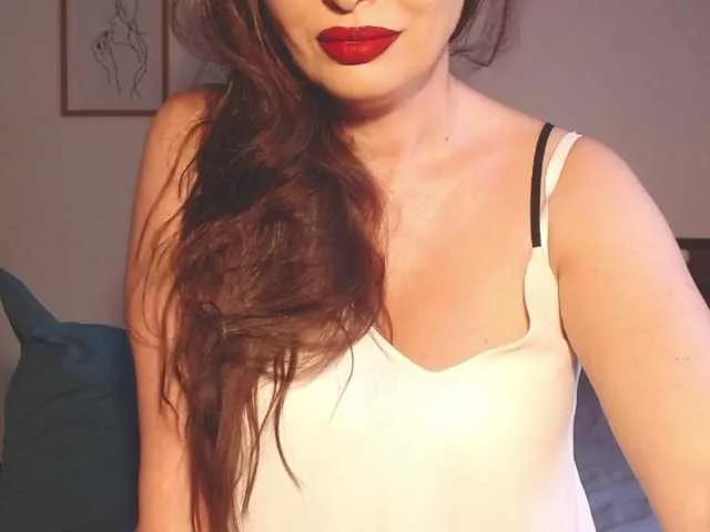 Freechat ellaine on BongaCams