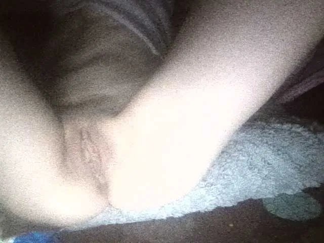 Offline EllaIonela97 on BongaCams