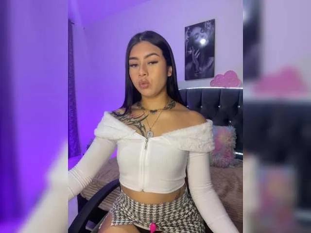 Offline Emily22x on BongaCams