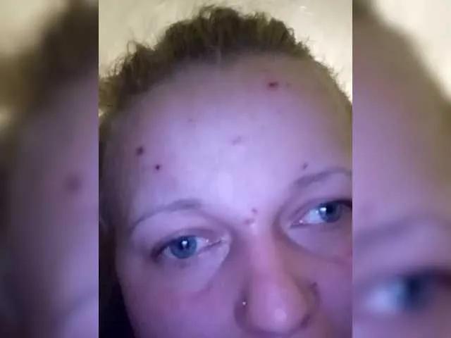 Offline EmmaXlove on BongaCams