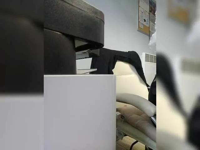 BongaCams EmmiHot is Freechat EmmiHot — I get excited when a man takes everything into his strong masculine hands and brings me to orgasm, I love it when you pamper me and I see how good you feel, how kind and respectful you are to me