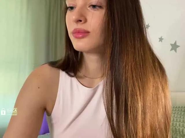 EmmSee on BongaCams