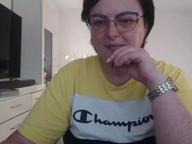 Offline Emyllywhite on BongaCams